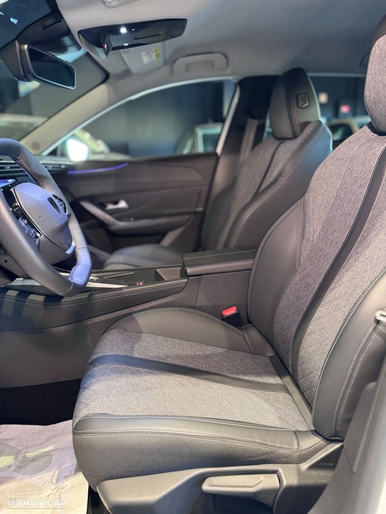 Peugeot 408 1.2 PureTech Allure Pack EAT8 - 41