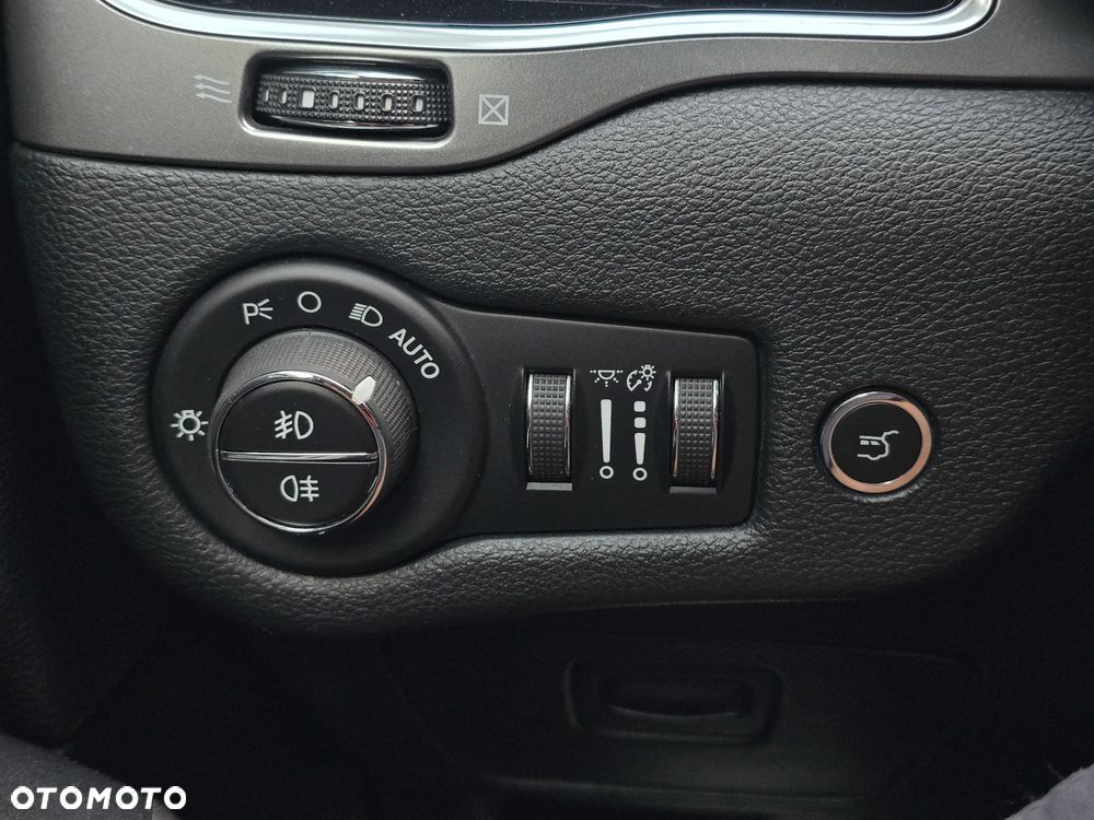 Jeep Cherokee 2.2 MJD Active Drive II Limited - 32