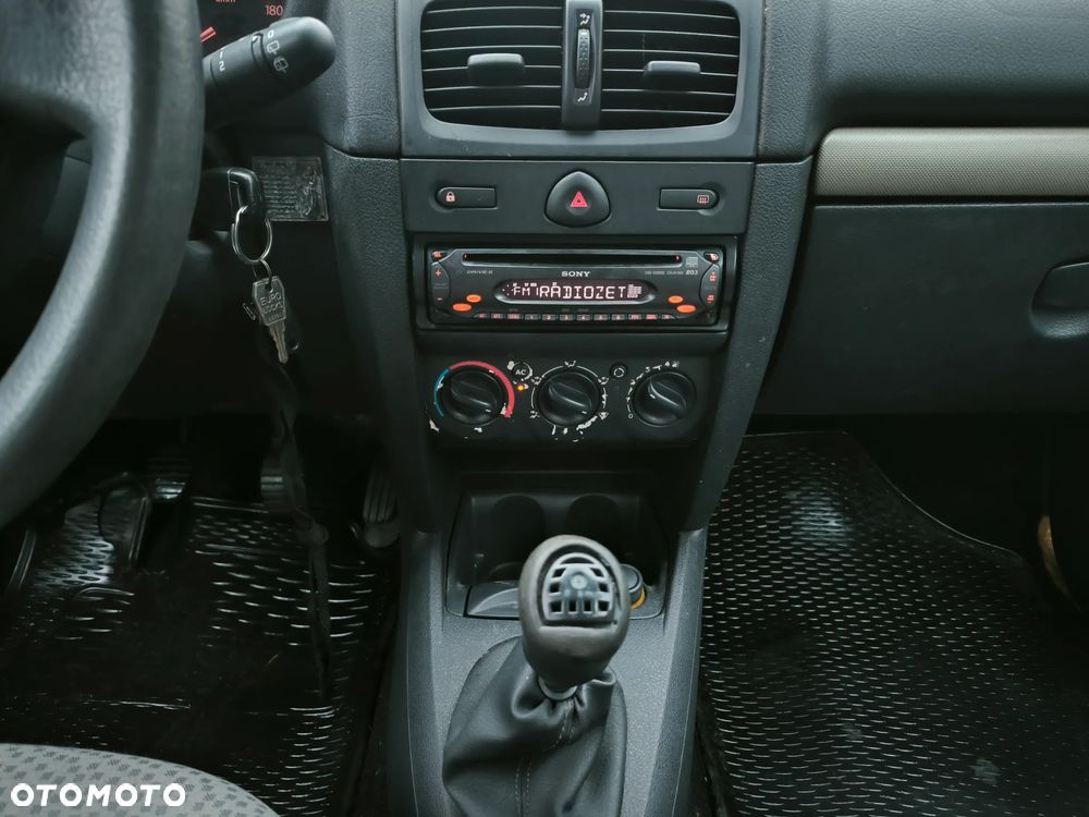 Renault Clio - 6
