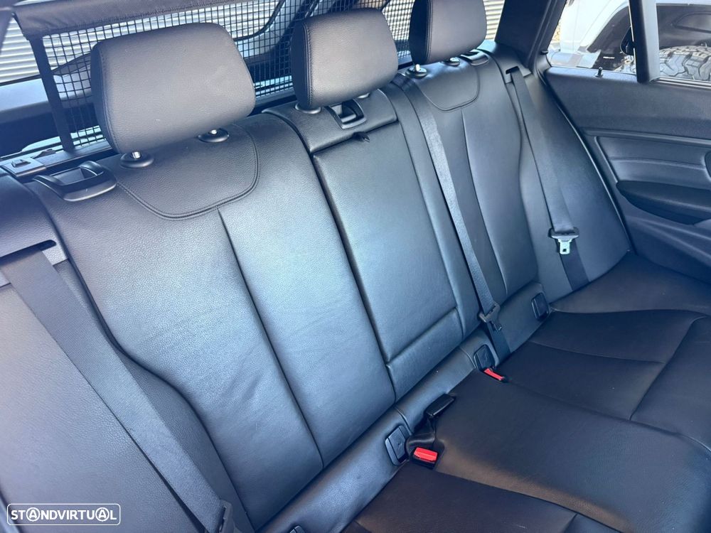 BMW 335 d Touring xDrive Pack M - 18