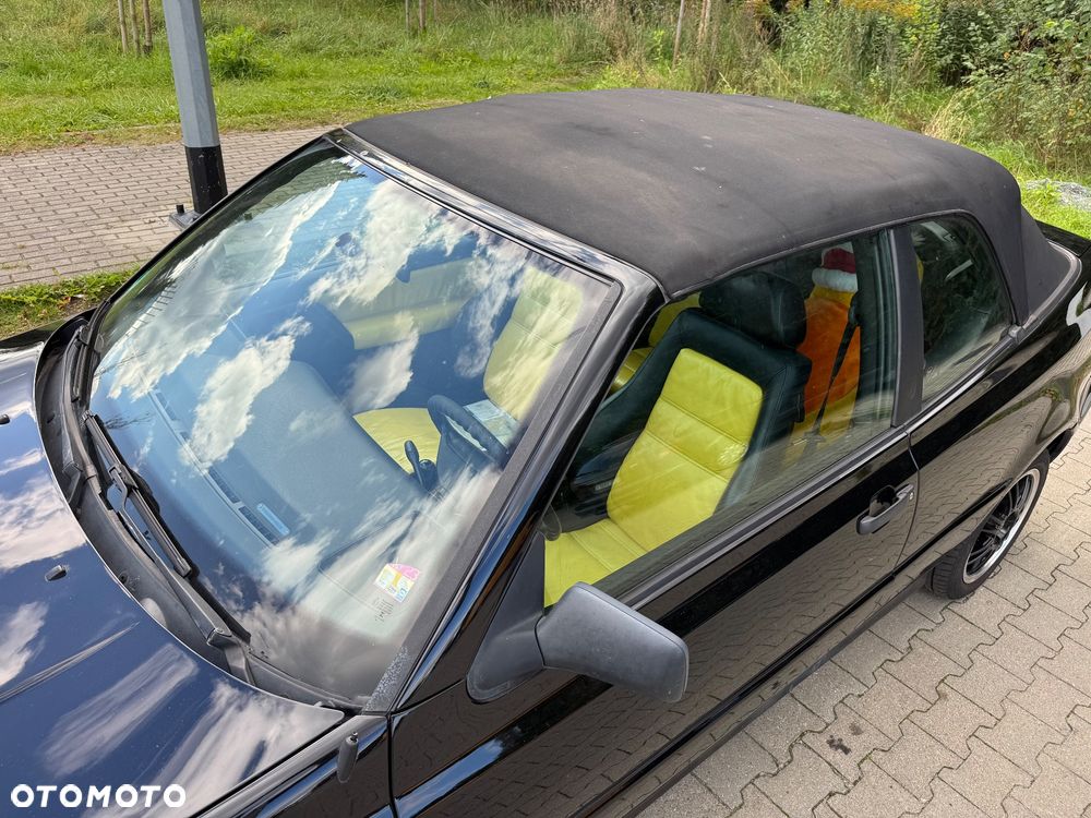 Volkswagen Golf - 22