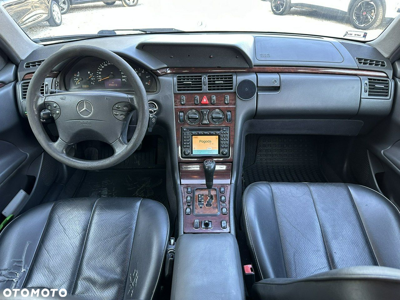 Mercedes-Benz Klasa E - 16