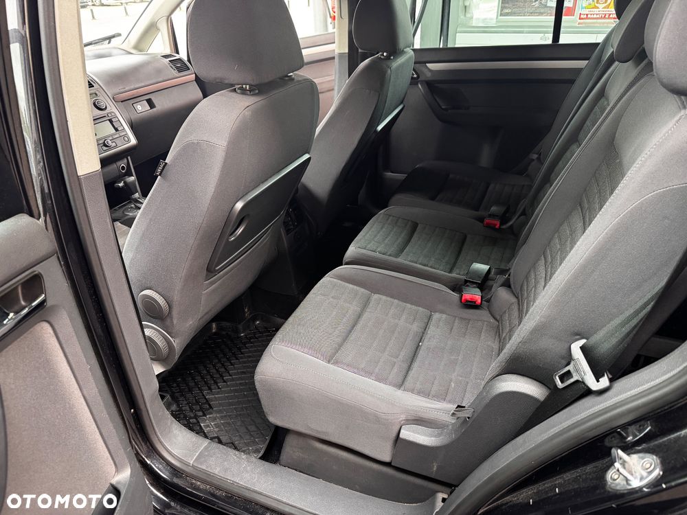 Volkswagen Touran 1.9 TDI DPF Trendline DSG - 32