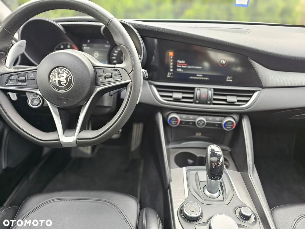 Alfa Romeo Giulia 2.0 Turbo 16V AT8-Q4 Veloce Ti - 15