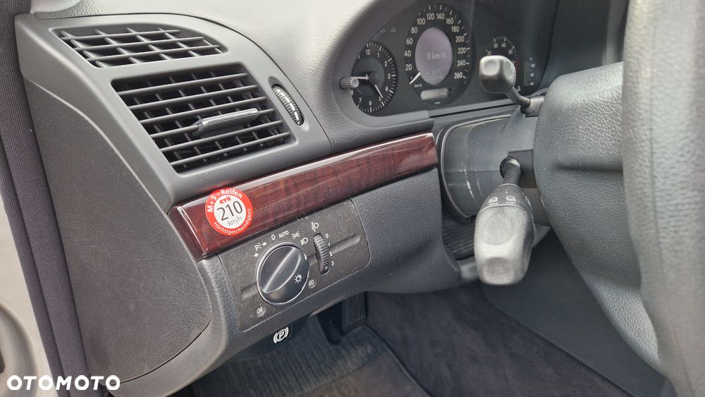 Mercedes-Benz Klasa E 200 Kompressor Automatik Classic - 23