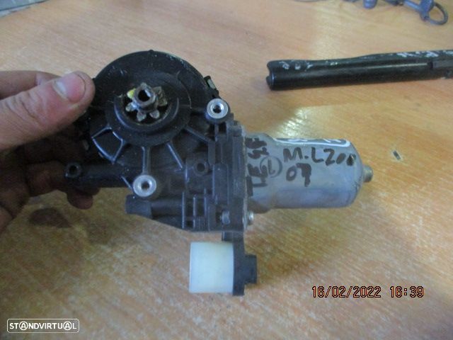 Motor Elevador Vidro MN182354 MITSUBISHI L200 2007 TE MITSUBISHI L200 4X4 DAKAR ROLL 2007 2.5DI-D 4WD 136CV 4P CINZA FD - 3