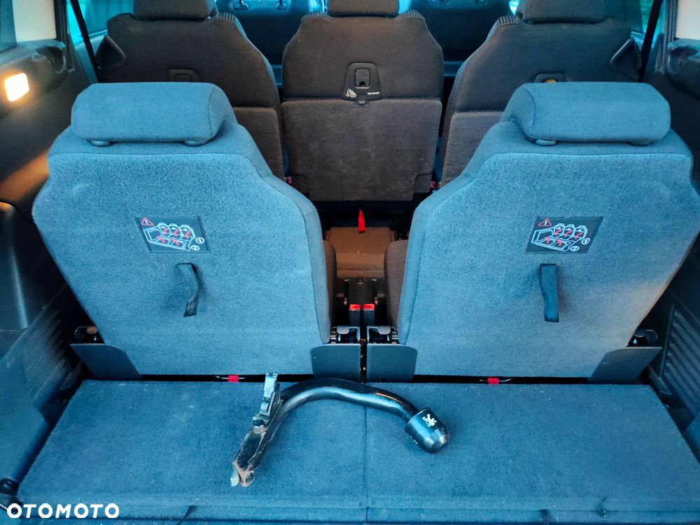 Peugeot 5008 2.0 HDi Allure 7os - 37