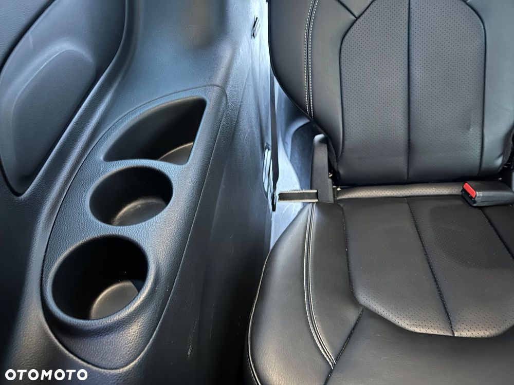 Chrysler Pacifica - 10