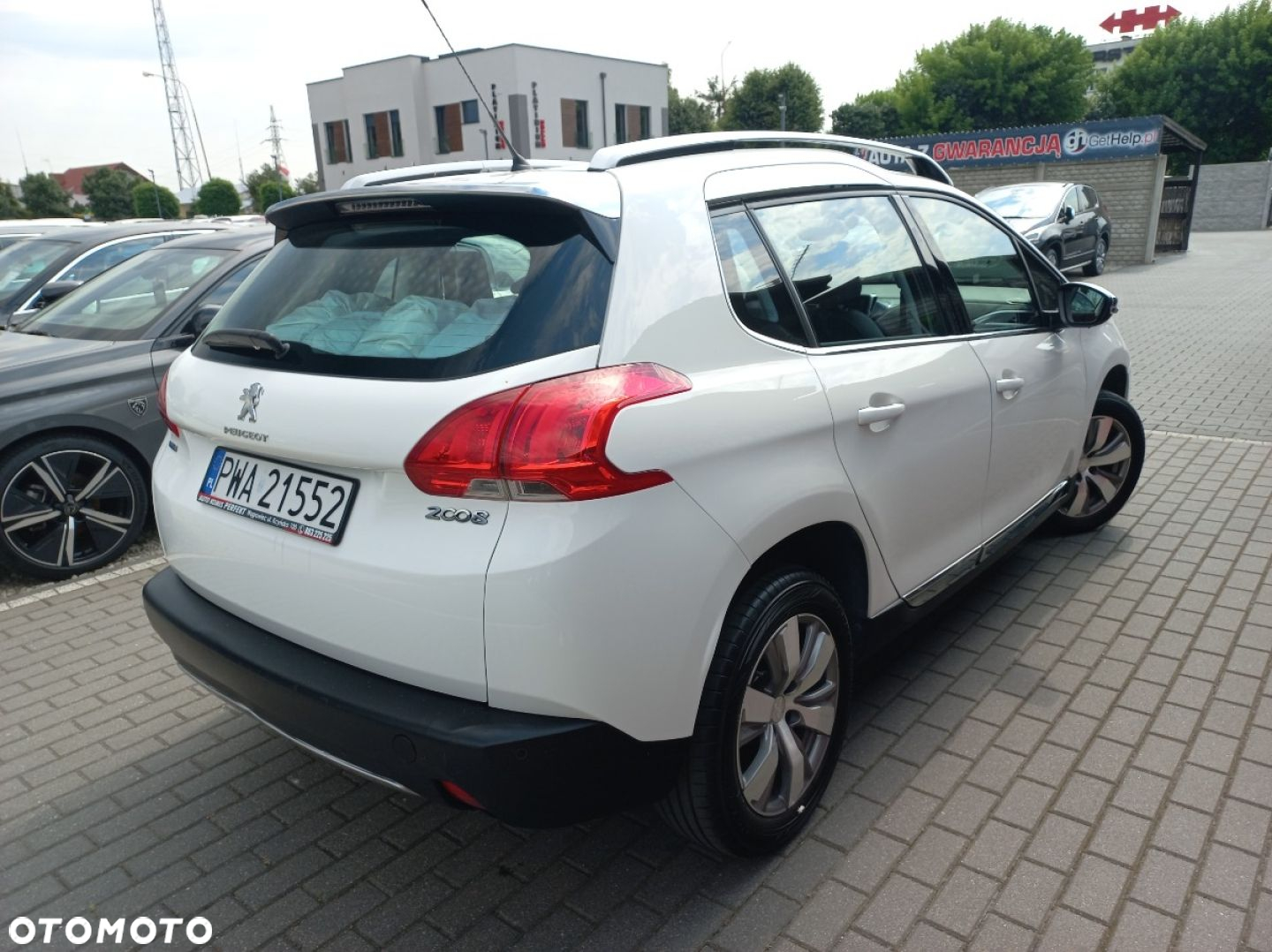 Peugeot 2008 - 8