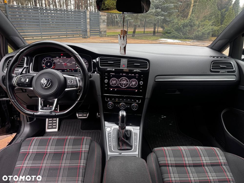 Volkswagen Golf GTI (BlueMotion Technology) DSG - 17