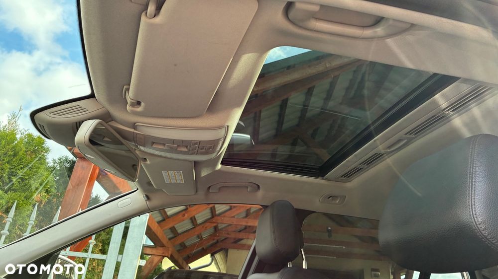 Mercedes-Benz Klasa E 250 T CGI BlueEFFICIENCY Automatik Avantgarde - 9