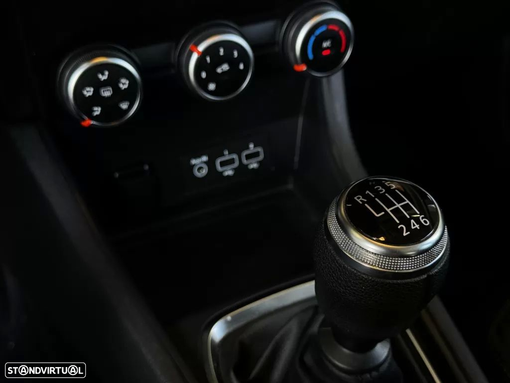 Renault Captur 1.0 TCe Zen Bi-Fuel - 37