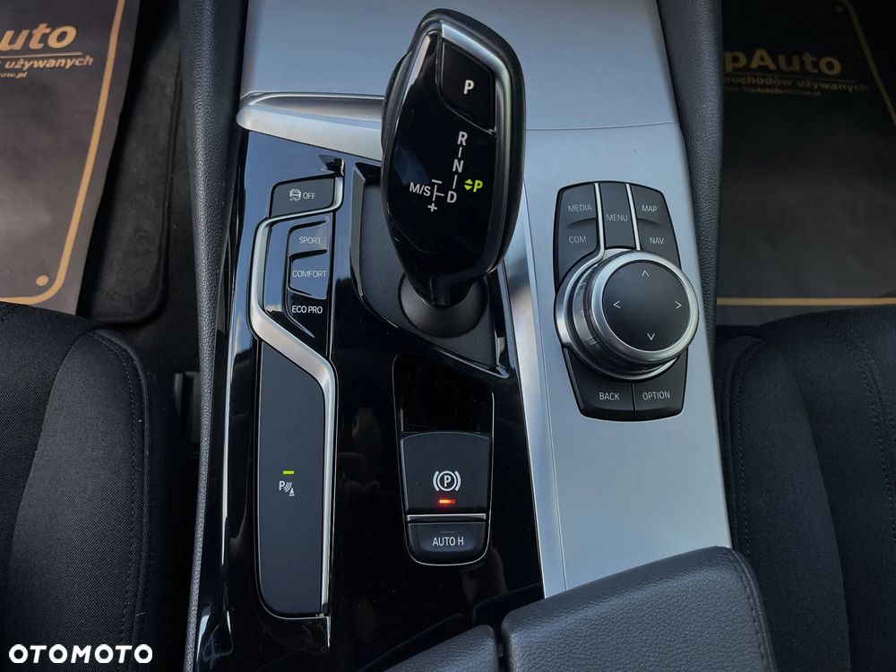 BMW Seria 5 520d - 34