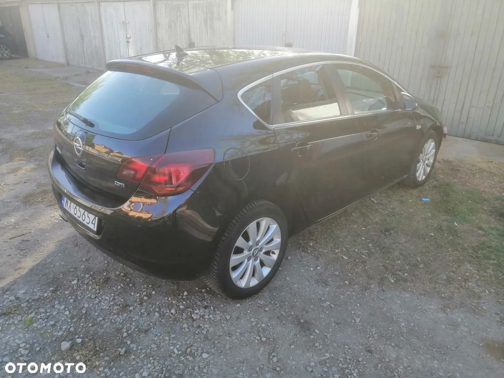 Opel Astra 2.0 CDTI Cosmo - 3