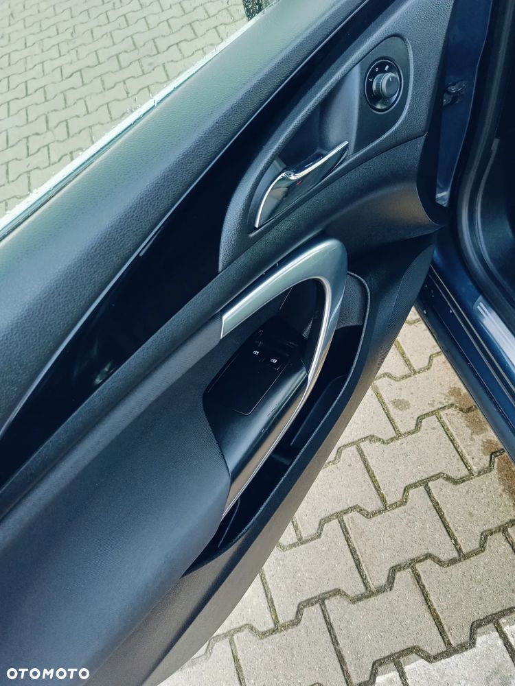 Opel Insignia 2.0 CDTI - 13