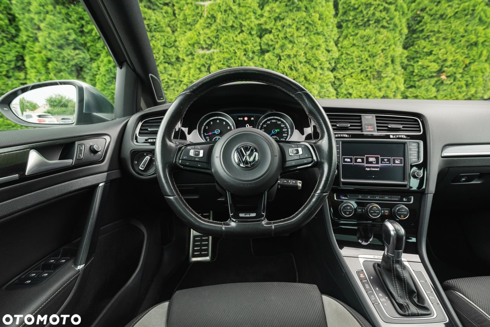 Volkswagen Golf - 11
