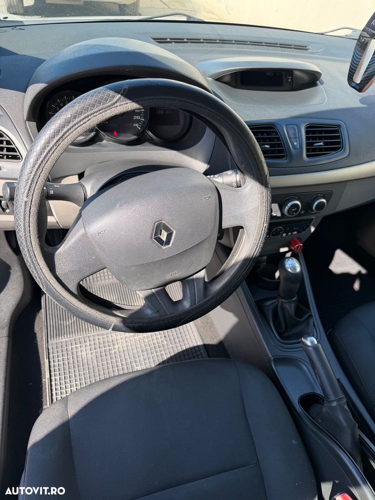 Renault Megane 1.6 16V Authentique - 5
