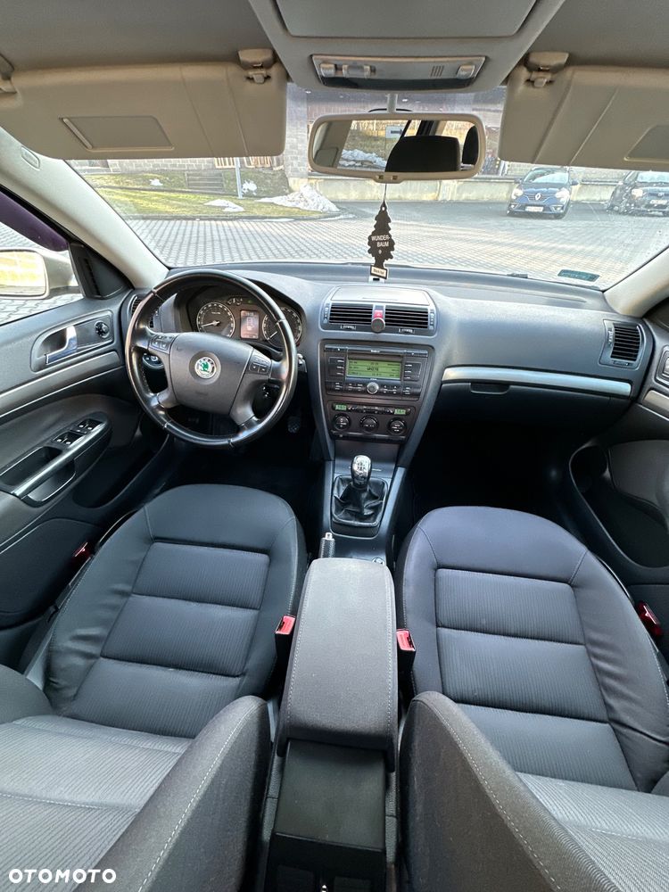 Skoda Octavia 1.6 FSI Elegance - 10