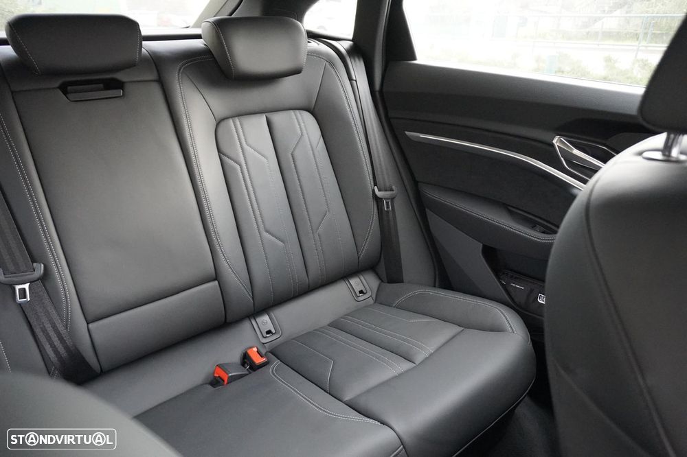 Audi Q8 e-Tron Sportback 55 quattro S line - 12