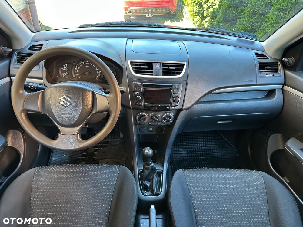 Suzuki Swift - 4