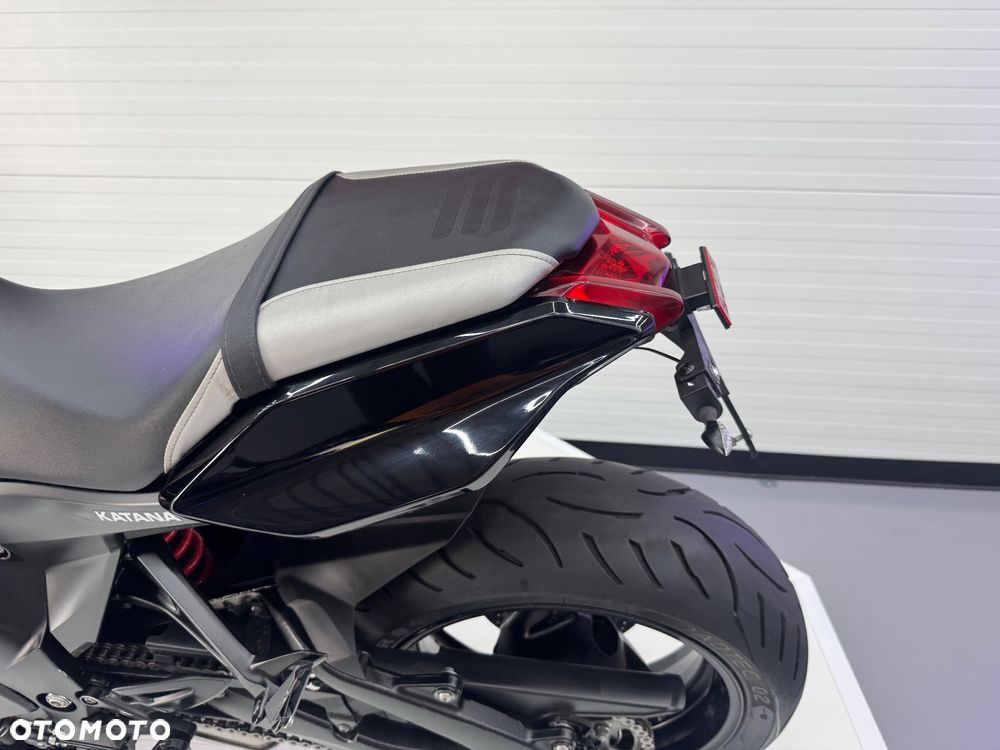 Suzuki GSX - 11