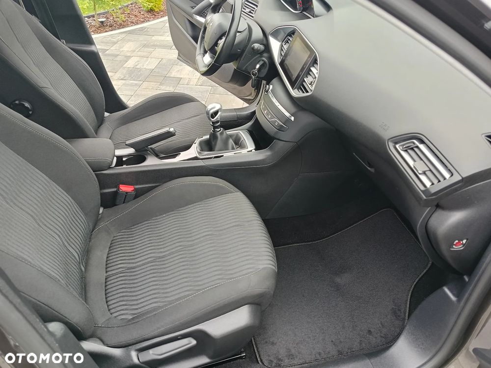 Peugeot 308 - 9