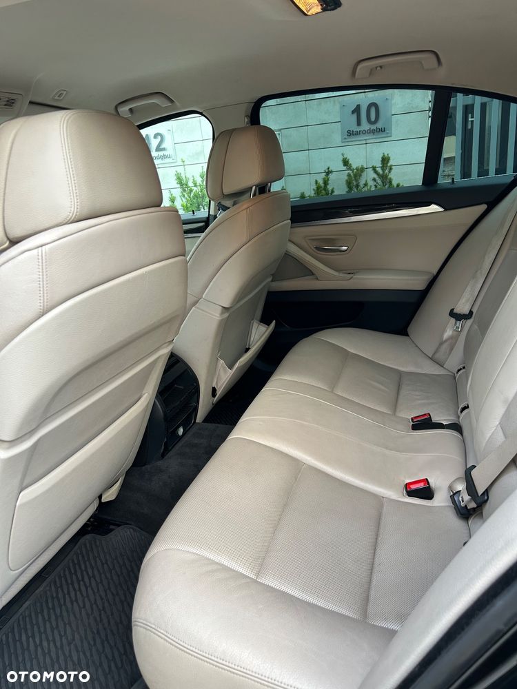 BMW Seria 5 535i xDrive - 12