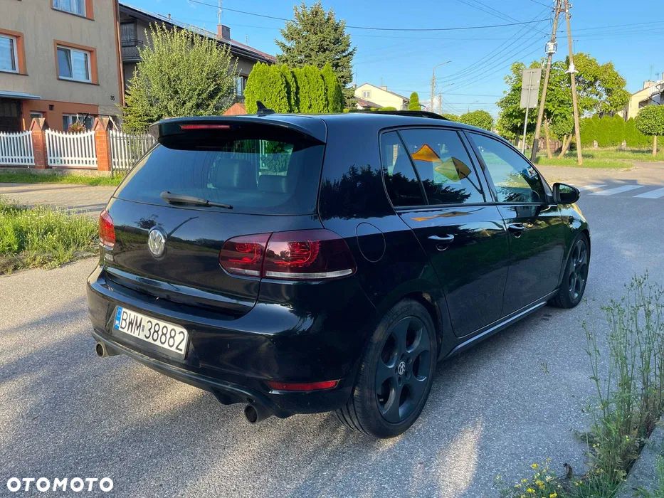 Volkswagen Golf - 2