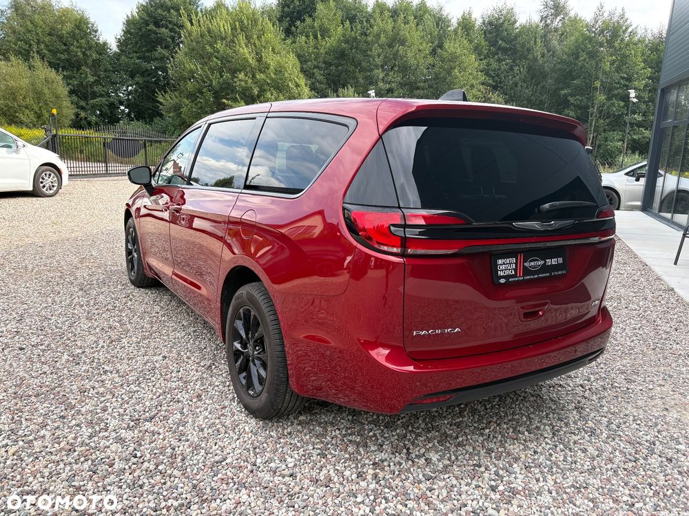 Chrysler Pacifica - 6
