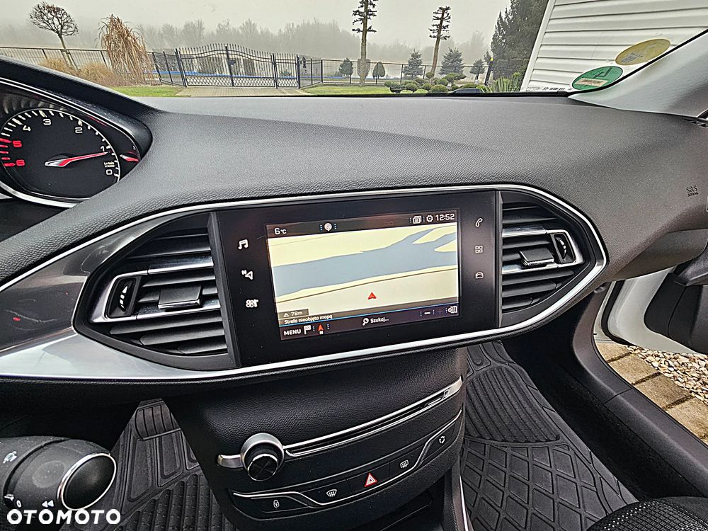 Peugeot 308 BlueHDi FAP 150 EAT6 Stop & Start Allure - 25