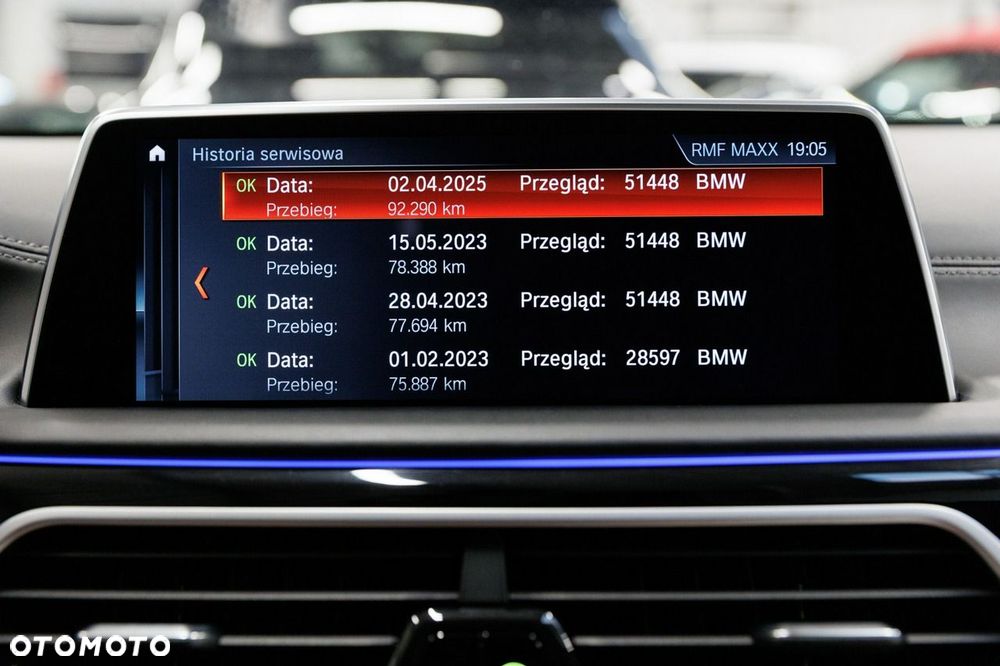 BMW Seria 7 M760Li xDrive - 38