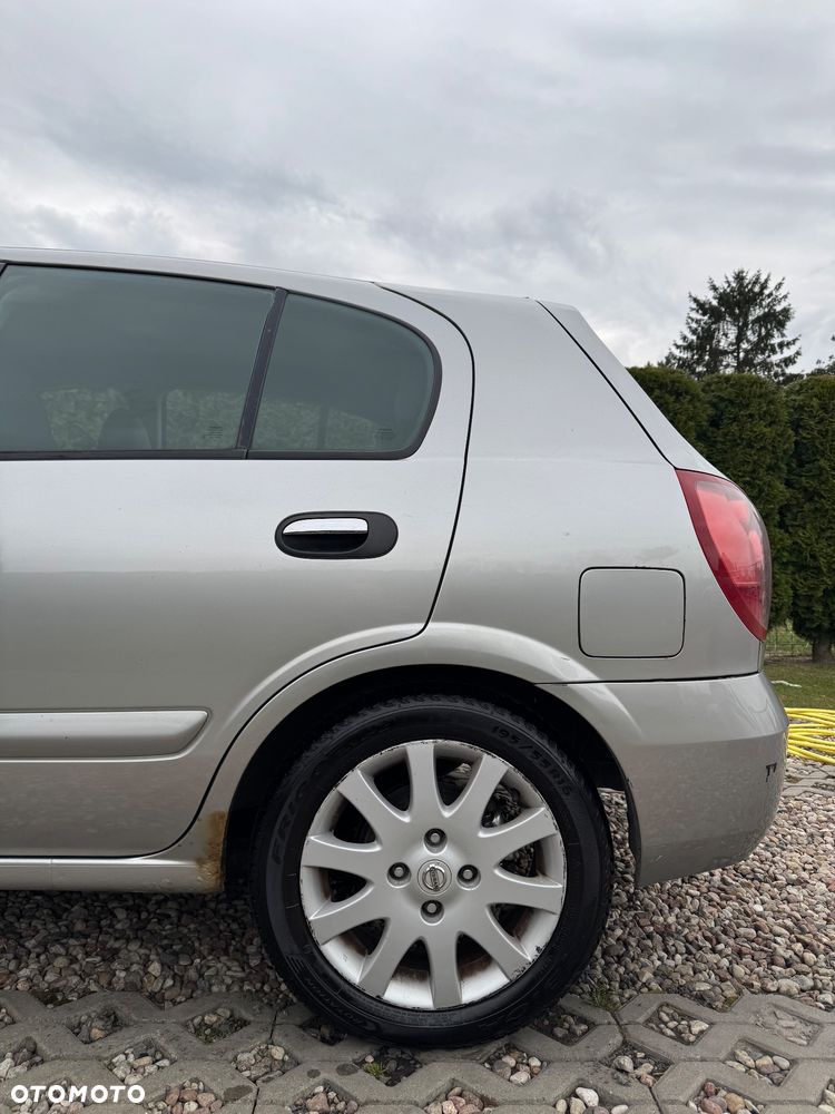 Nissan Almera 1.5 Visia + - 4