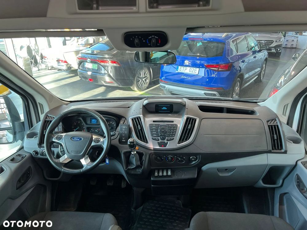 Ford Transit 350 Combi 2.2 TDCi Manual / BEZWYPADKOWY / GWARANCJA / 9 MIEJSC / SERWISOWANY / 1WŁ. / ORYGINALNY PRZEBIEG / RAMPA DLA INWALIDÓW - 21