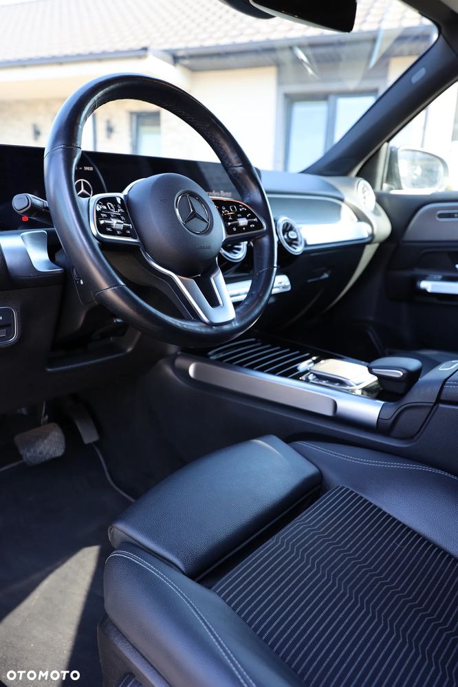 Mercedes-Benz GLB - 10