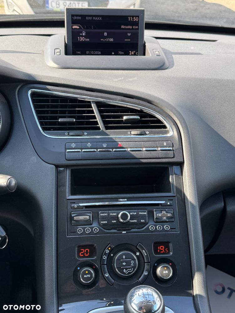 Peugeot 5008 1.6 HDi Premium - 17