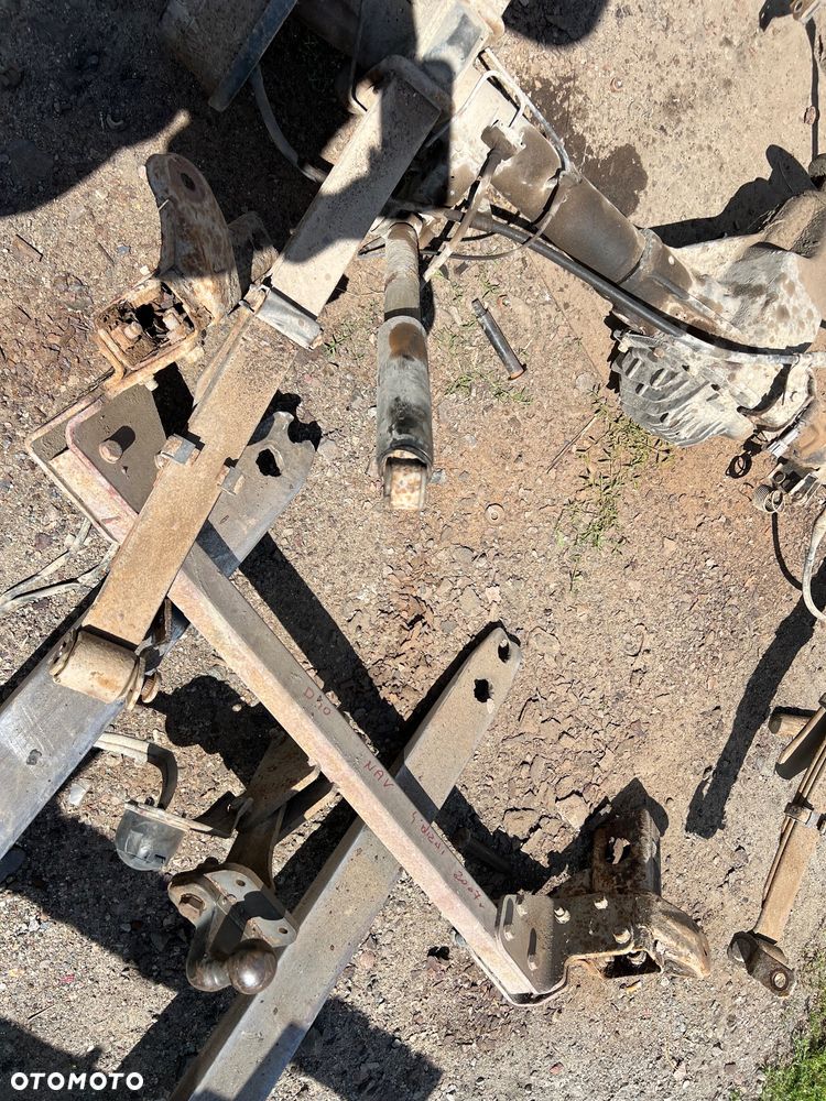 Hak holowniczy Nissan Navara d40 2.5dci