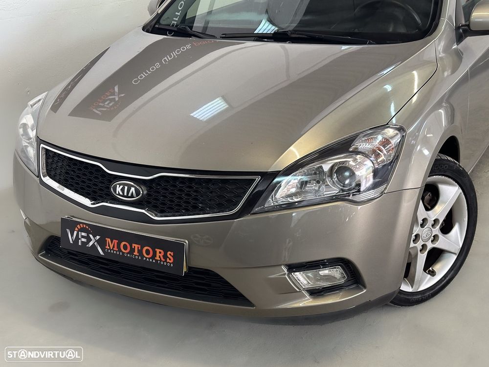 Kia Ceed SW 1.6 CRDi EX ISG - 13