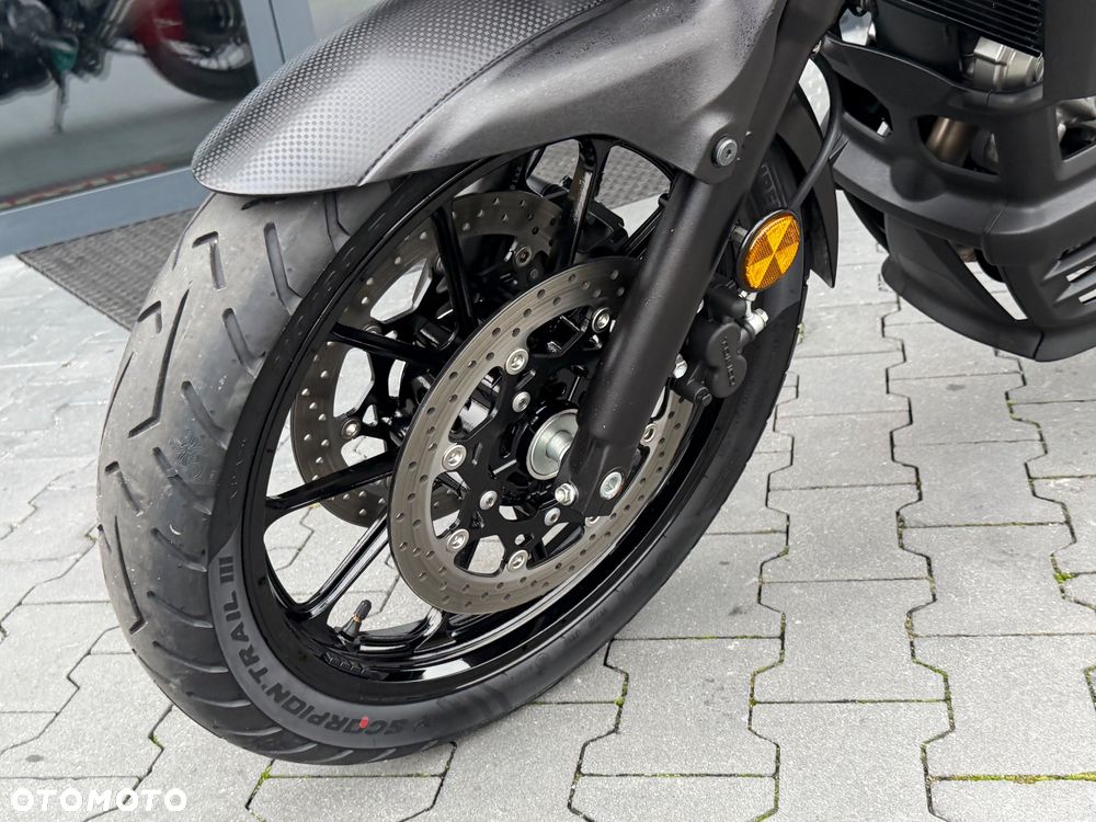 Suzuki V-STROM - 35