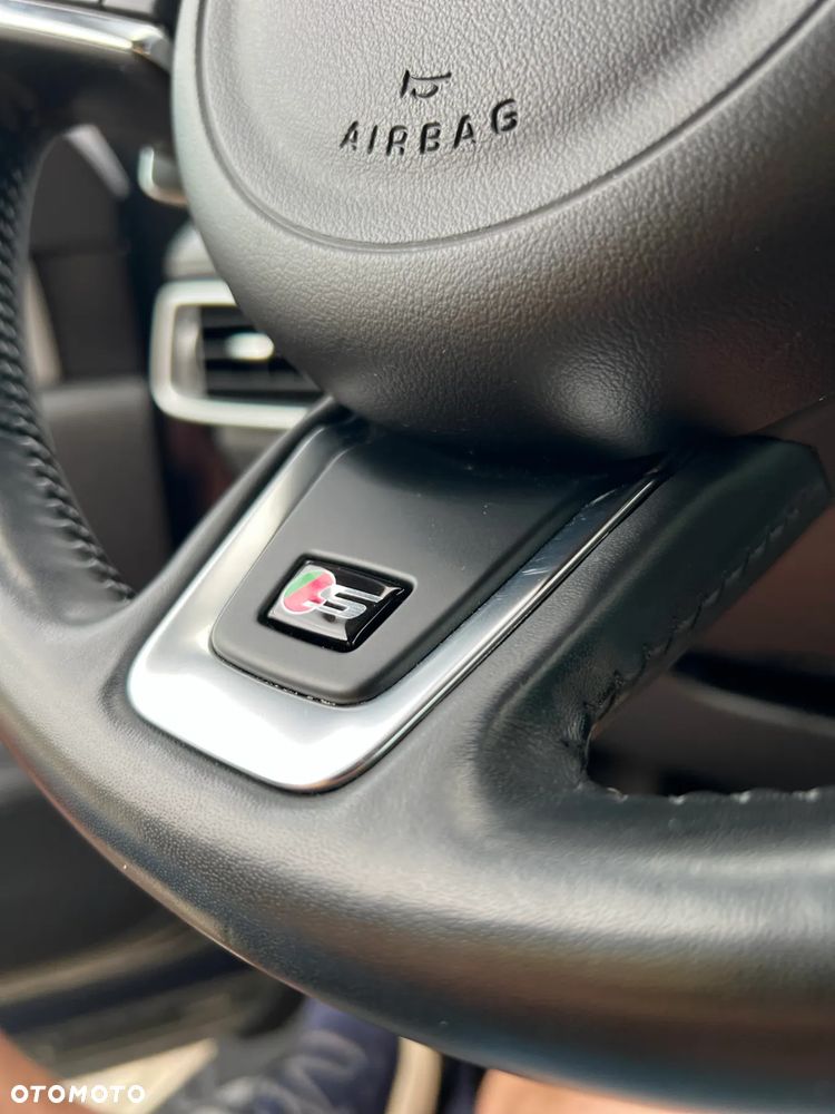 Jaguar F-Pace 3.0 V6 AWD S - 28