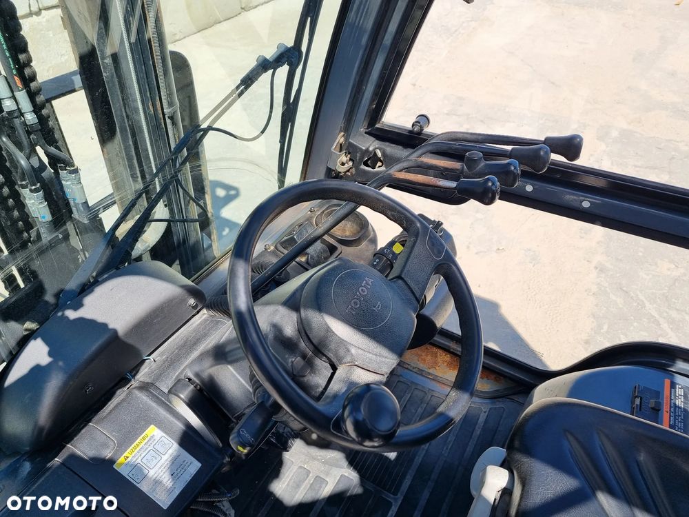 Toyota 02-8FDF30 3000kg Wózek widłowy - 17