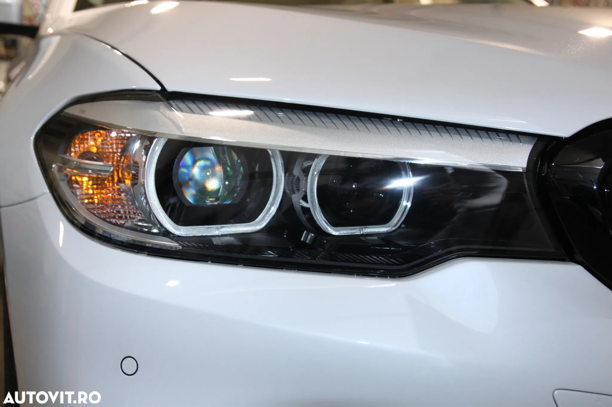 BMW Seria 5 520d AT - 38