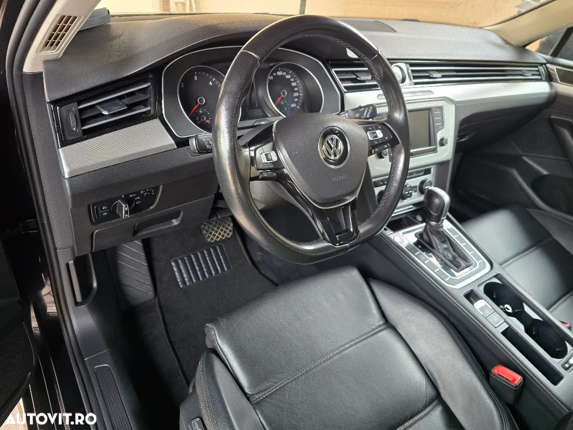 Volkswagen Passat - 11