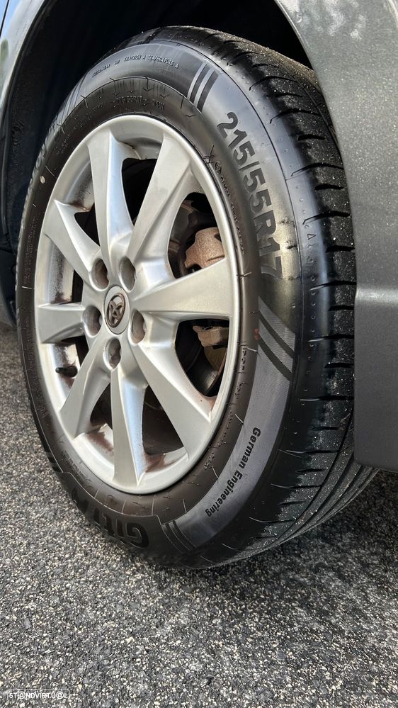 Toyota Avensis SW 2.0 D-4D Premium Sport+GPS - 17