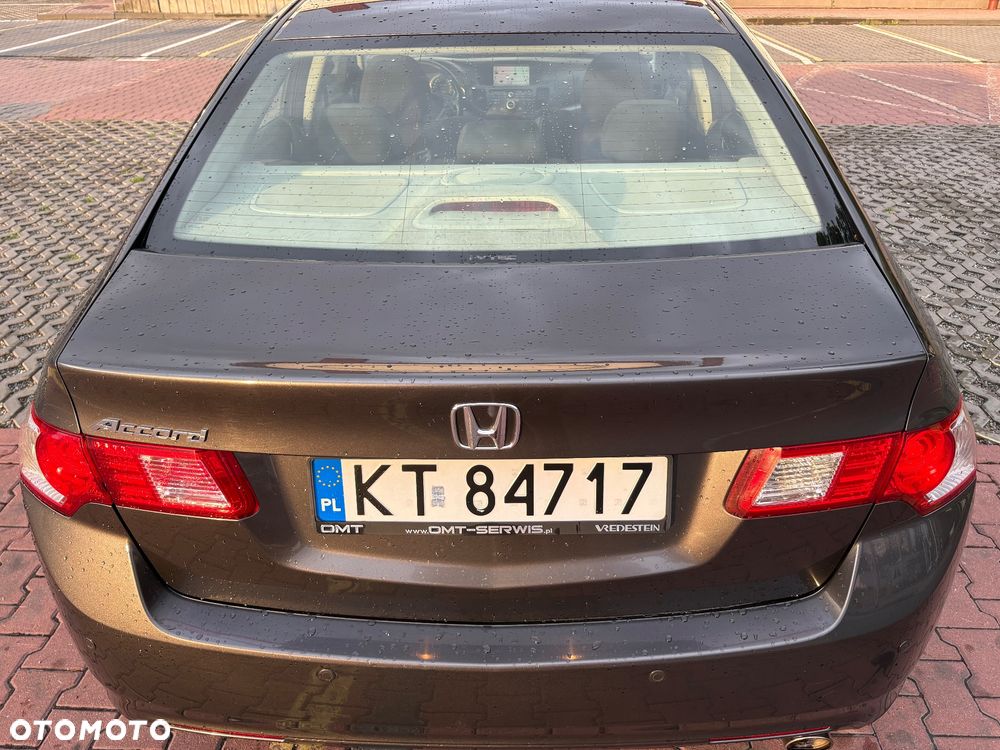Honda Accord 2.0 Executive Nav - 11