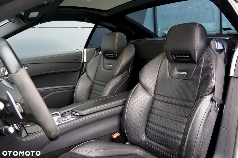 Mercedes-Benz SL 63 AMG AMG Speedshift MCT 7-Gang Sportgetriebe AMG Performance Package - 27