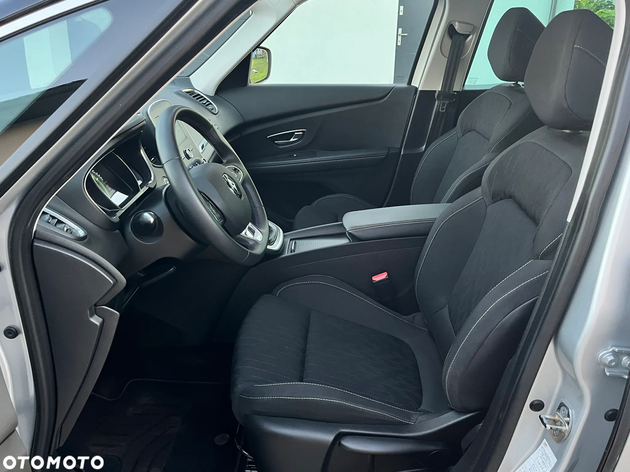 Renault Scenic TCe 115 GPF LIMITED - 16