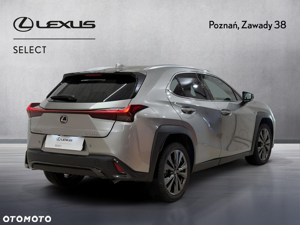 Lexus UX 300h F Sport Design - 3