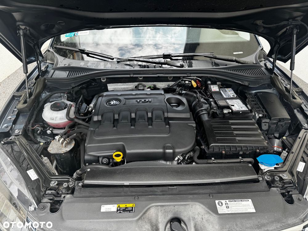 Skoda Superb 2.0 TDI Style DSG - 11