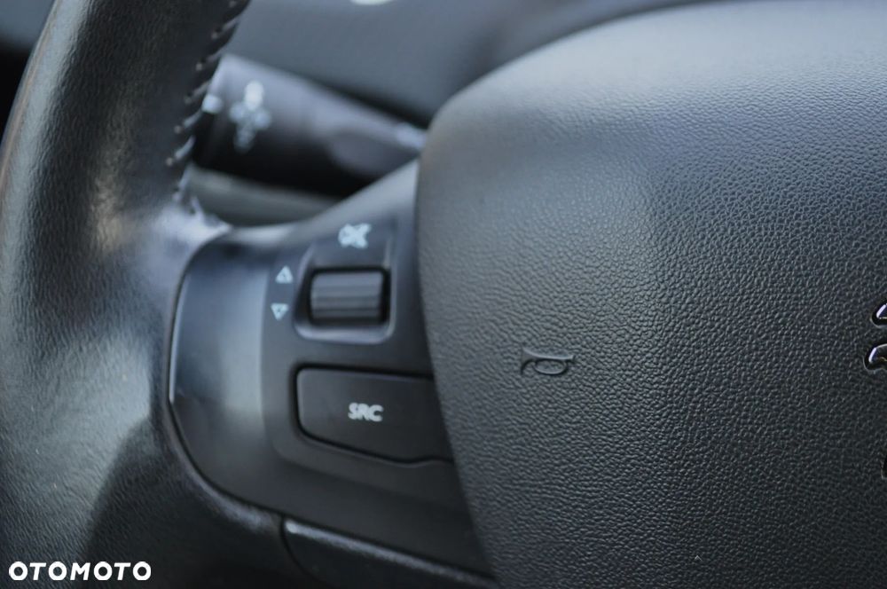 Peugeot 2008 1.2 Pure Tech Style S&S - 15