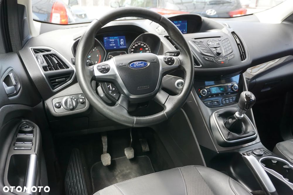 Ford Kuga 2.0 TDCi 2x4 Titanium - 11